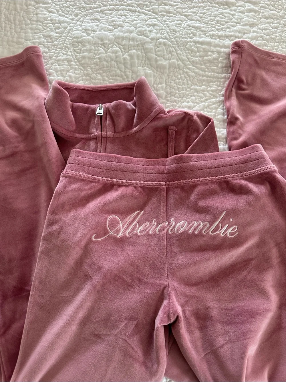 abercrombie kids Rose Pink Velour Joggers Set
